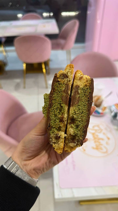 Box crumble cookie Dubai chocolate