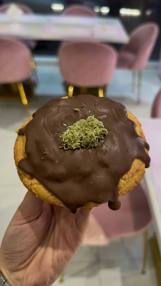 Box crumble cookie Dubai chocolate